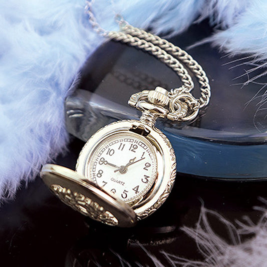 シルバーカラー／雪の結晶モチーフ懐中時計ネックレス