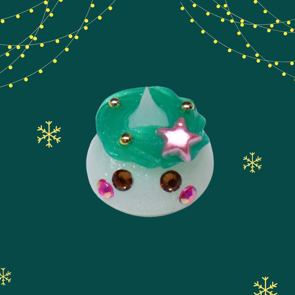 リースを被ったほっぺちゃん オブジェ