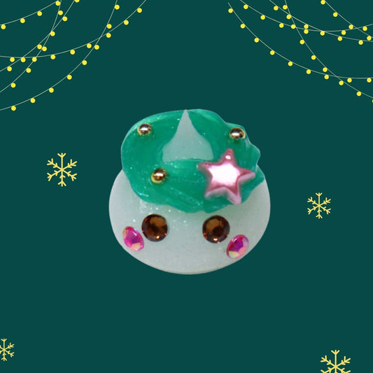 リースを被ったほっぺちゃん オブジェ