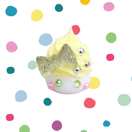 白＆黄／ホイップ盛り盛りカスタードデカほっぺちゃん／ストラップ