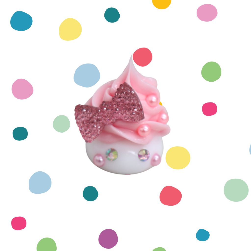 白＆ピンク／ホイップ盛り盛りベリーベリーデカほっぺちゃん／ストラップ