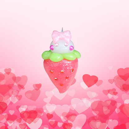 白ラメ／摘みたていちごミニほっぺちゃんストラップ