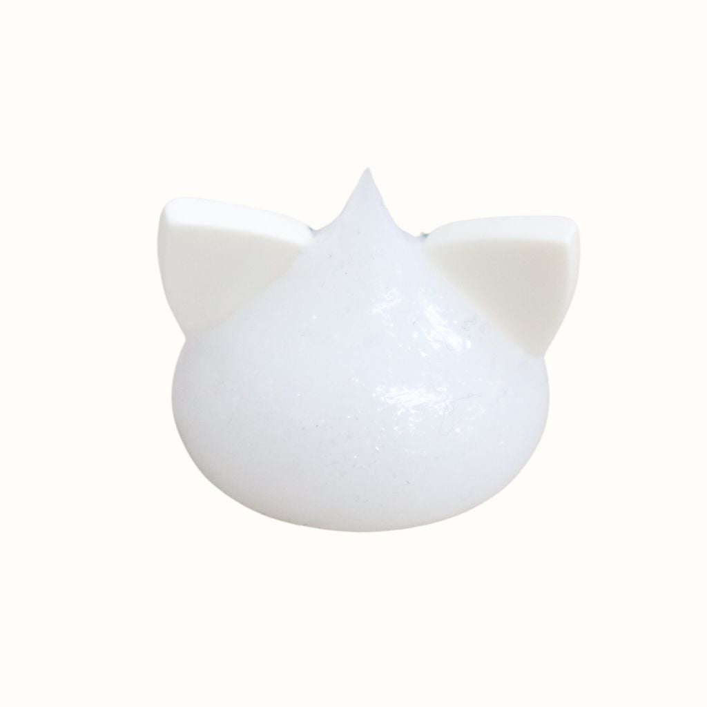 白／選ばれなかったネコ／デカ／オブジェ