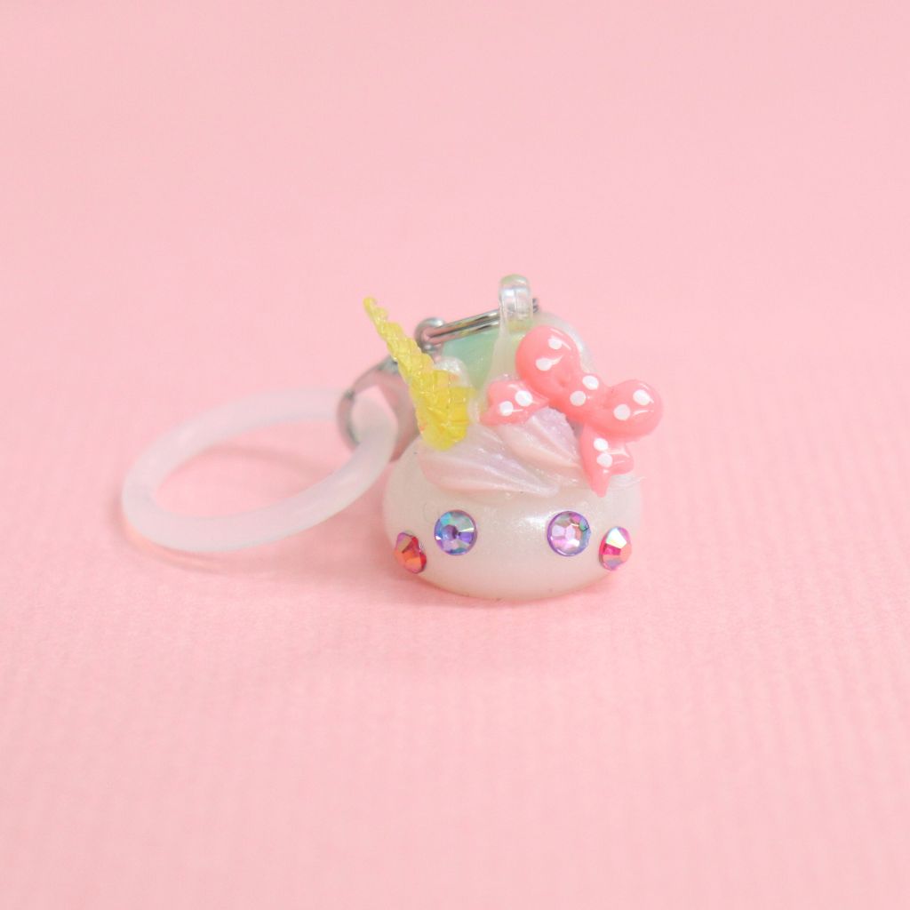 白パール／メルヘンランドのユニコーンほっぺちゃんめじるしチャーム