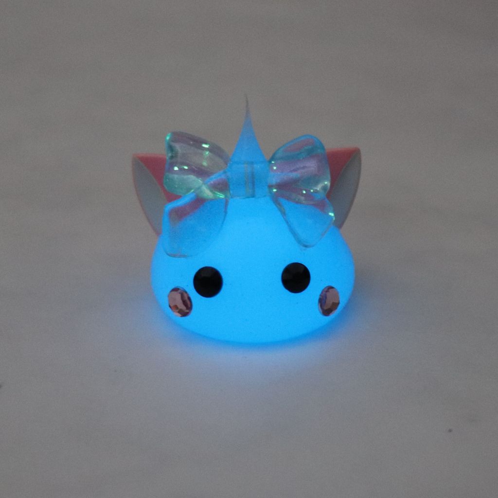 ニャオンカラーメガほっぺちゃん☆蓄光ブルーキャット オブジェ