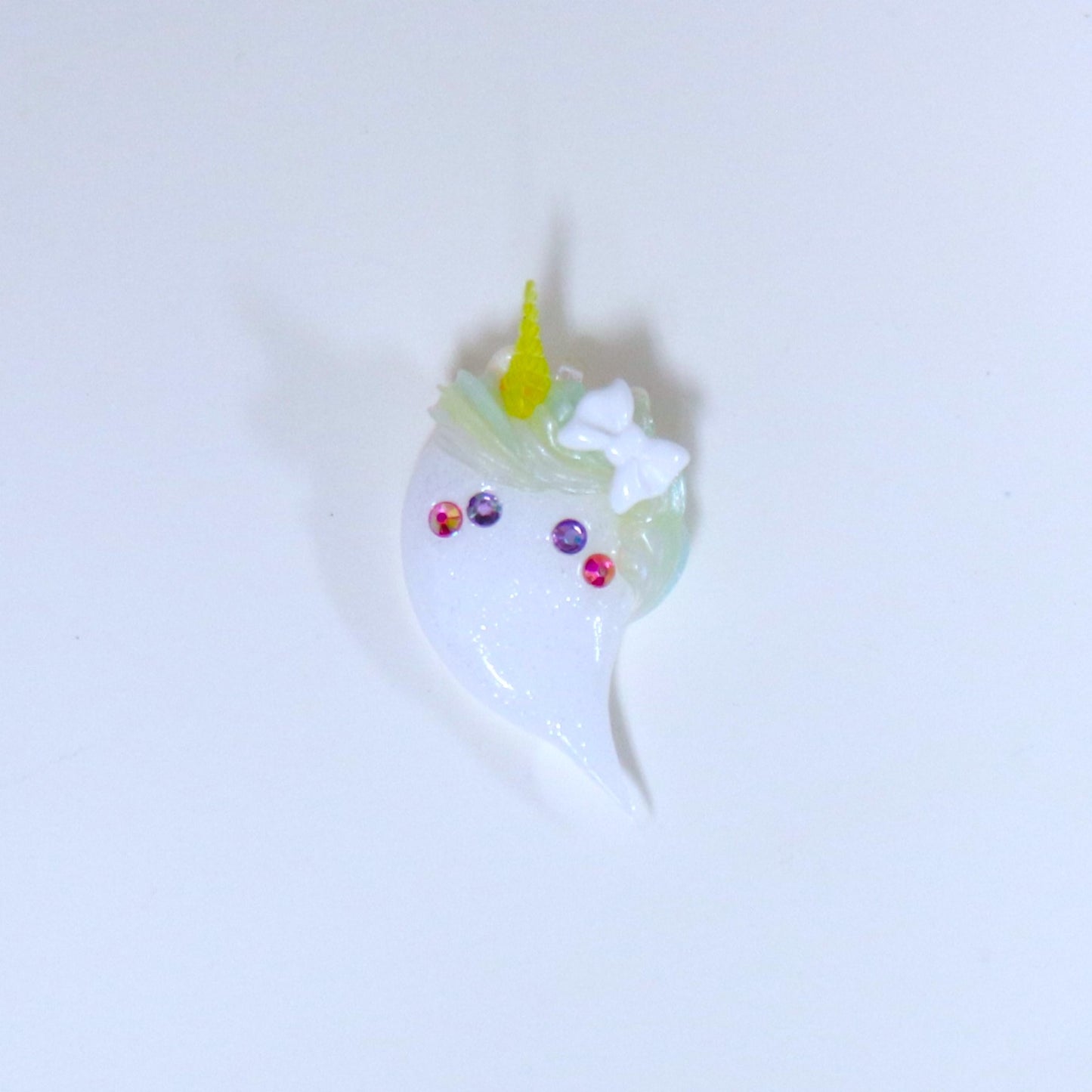 ユニコーンおばけちゃんめじるしキーホルダー
